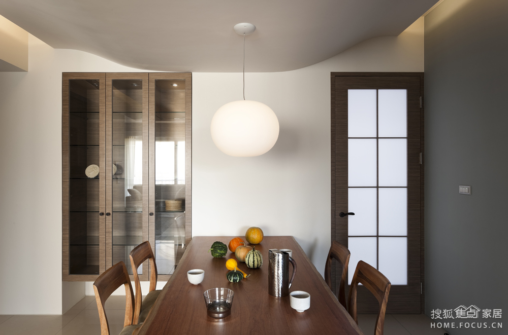 真源小区三室两厅127平半包装修现代简约风格